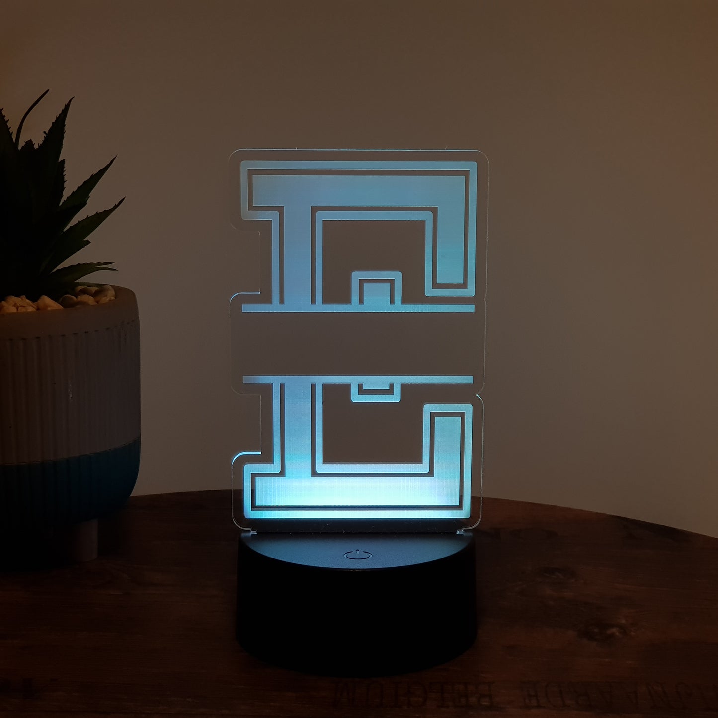 LED- Namenslampe / Buchstabe "E"