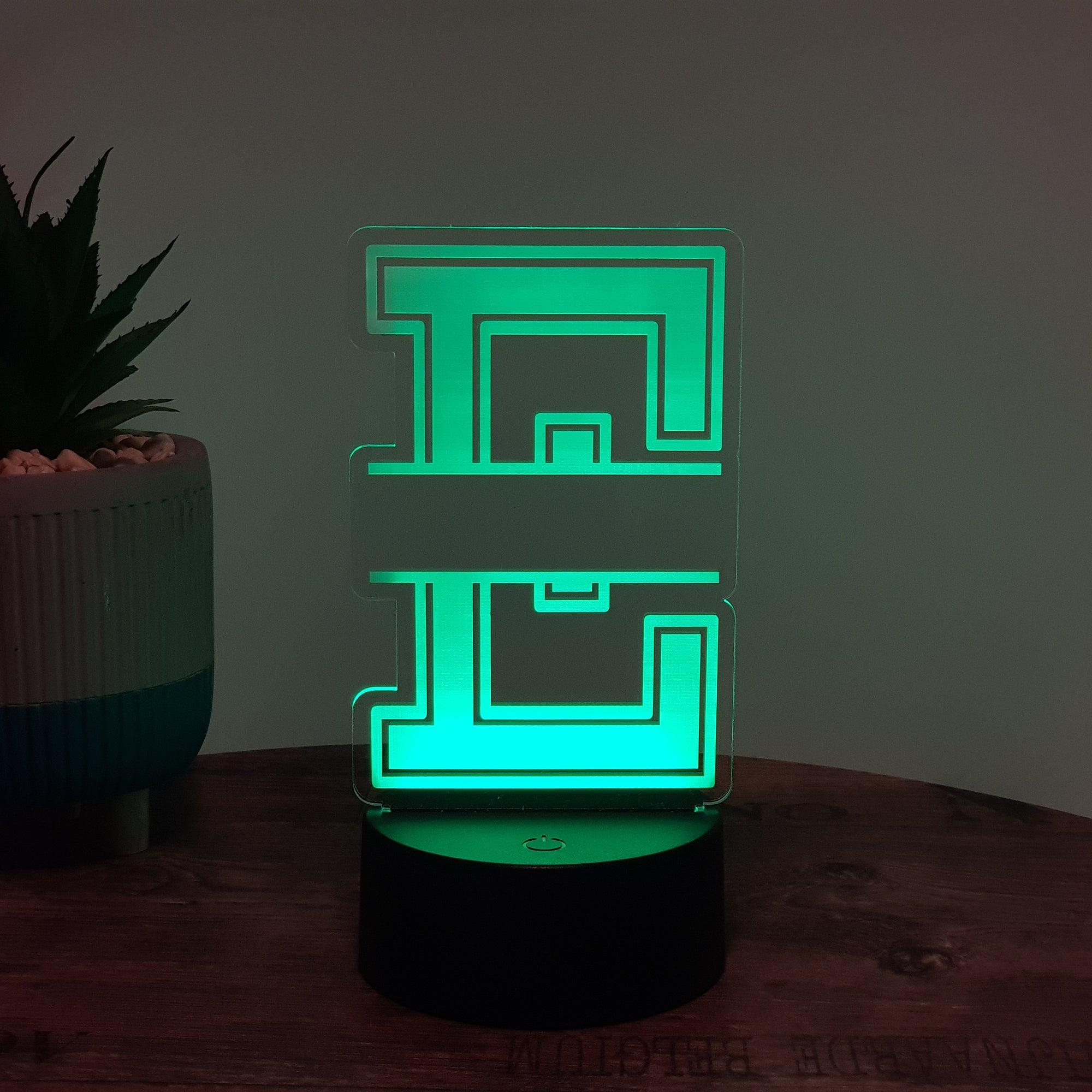 LED- Namenslampe / Buchstabe "E"