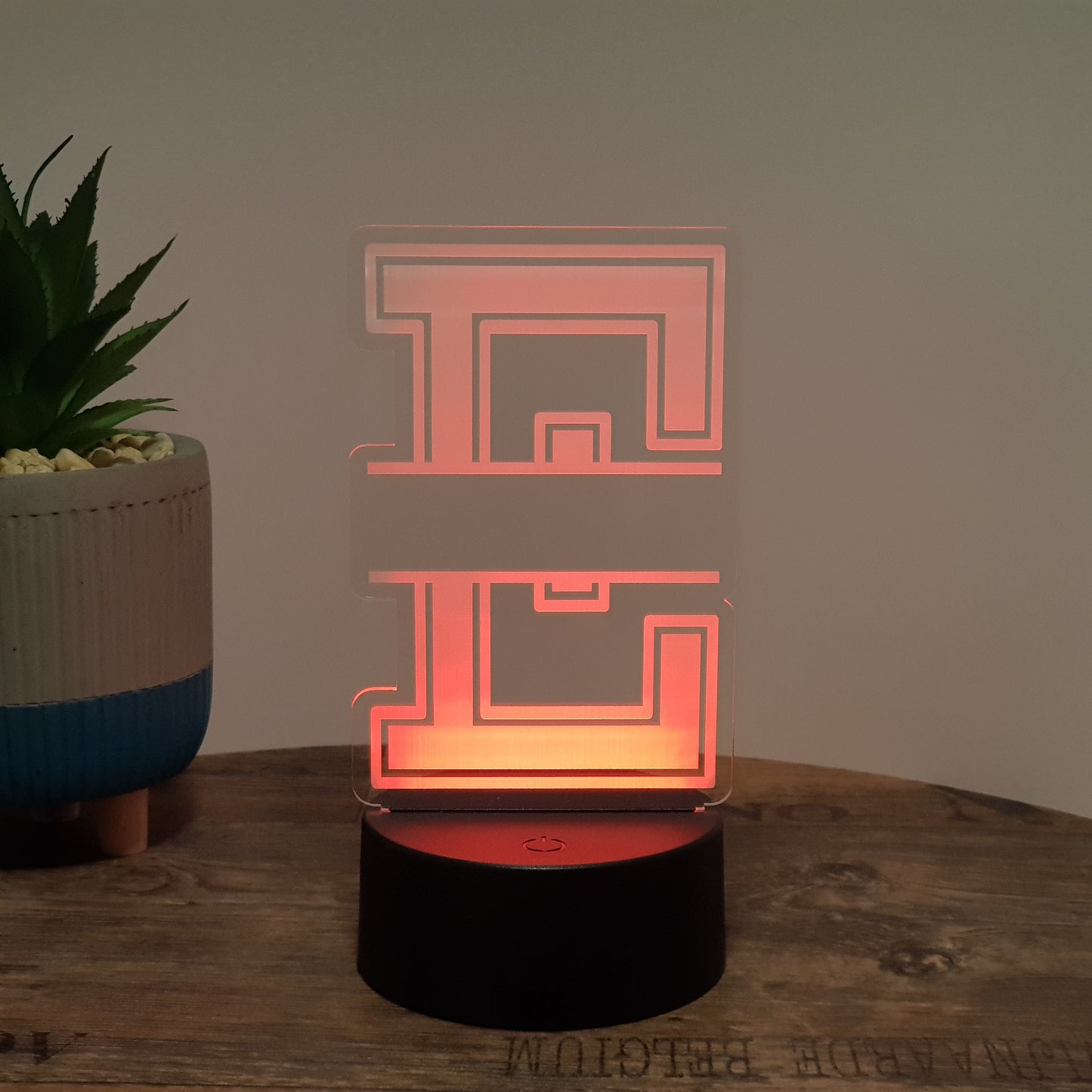 LED- Namenslampe / Buchstabe "E"
