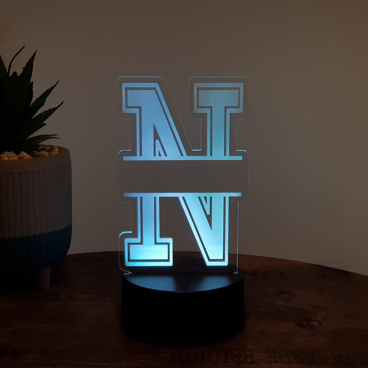 LED- Namenslampe / Buchstabe "N"