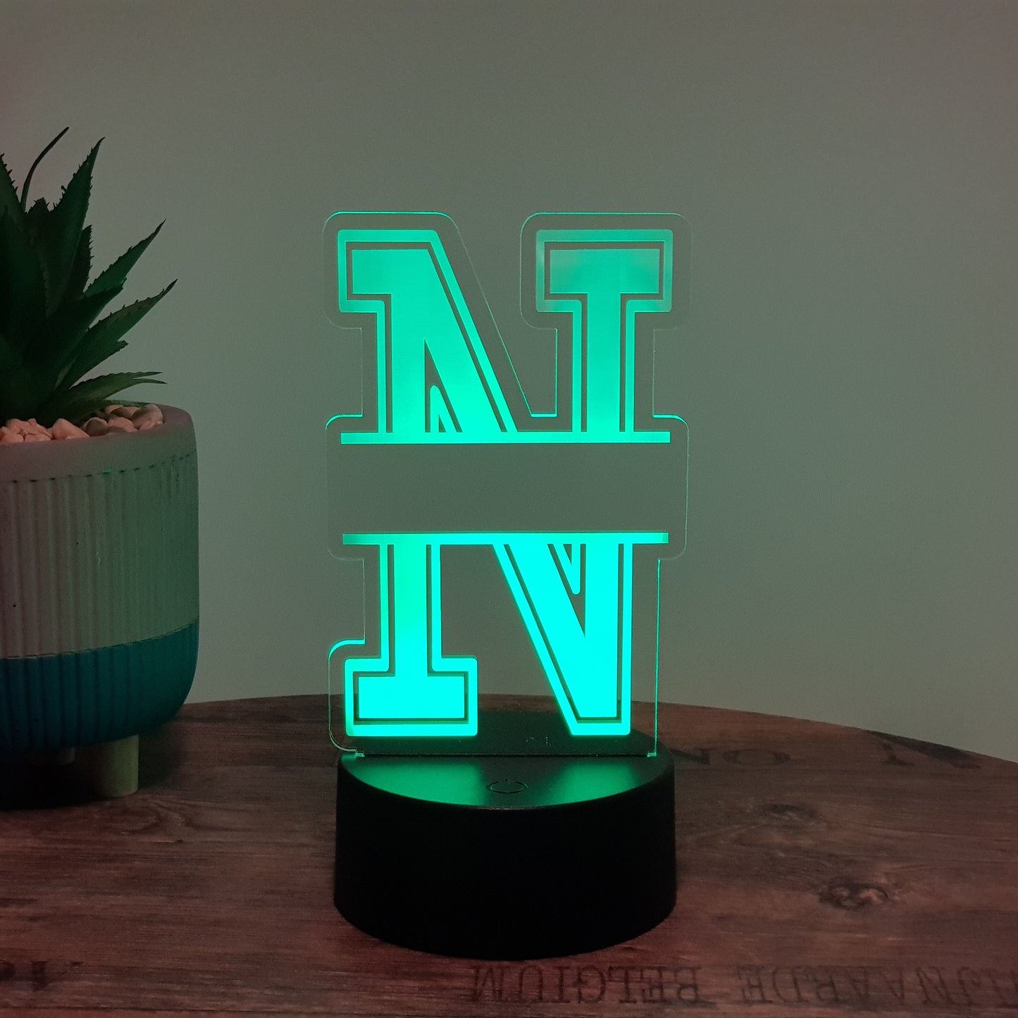 LED- Namenslampe / Buchstabe "N"