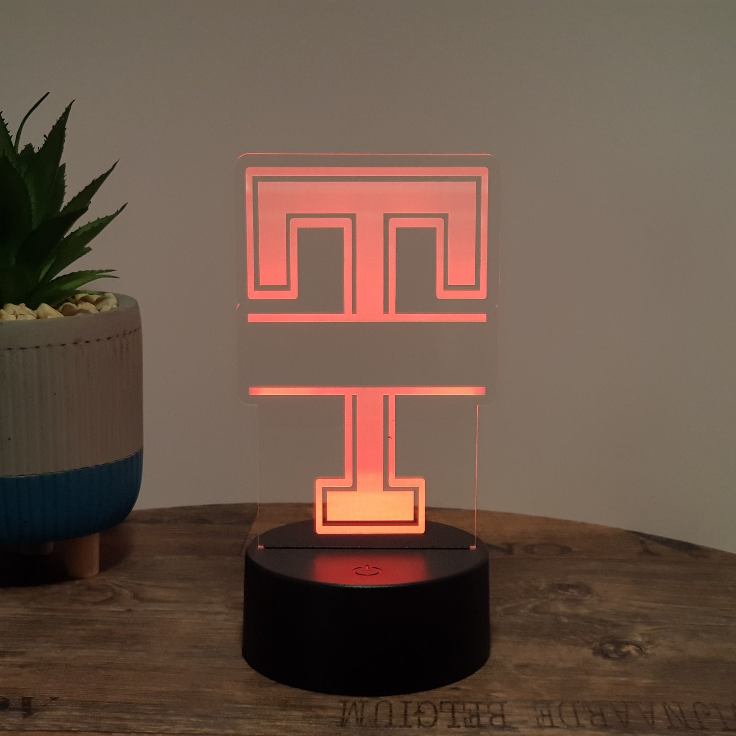 LED- Namenslampe / Buchstabe "T"