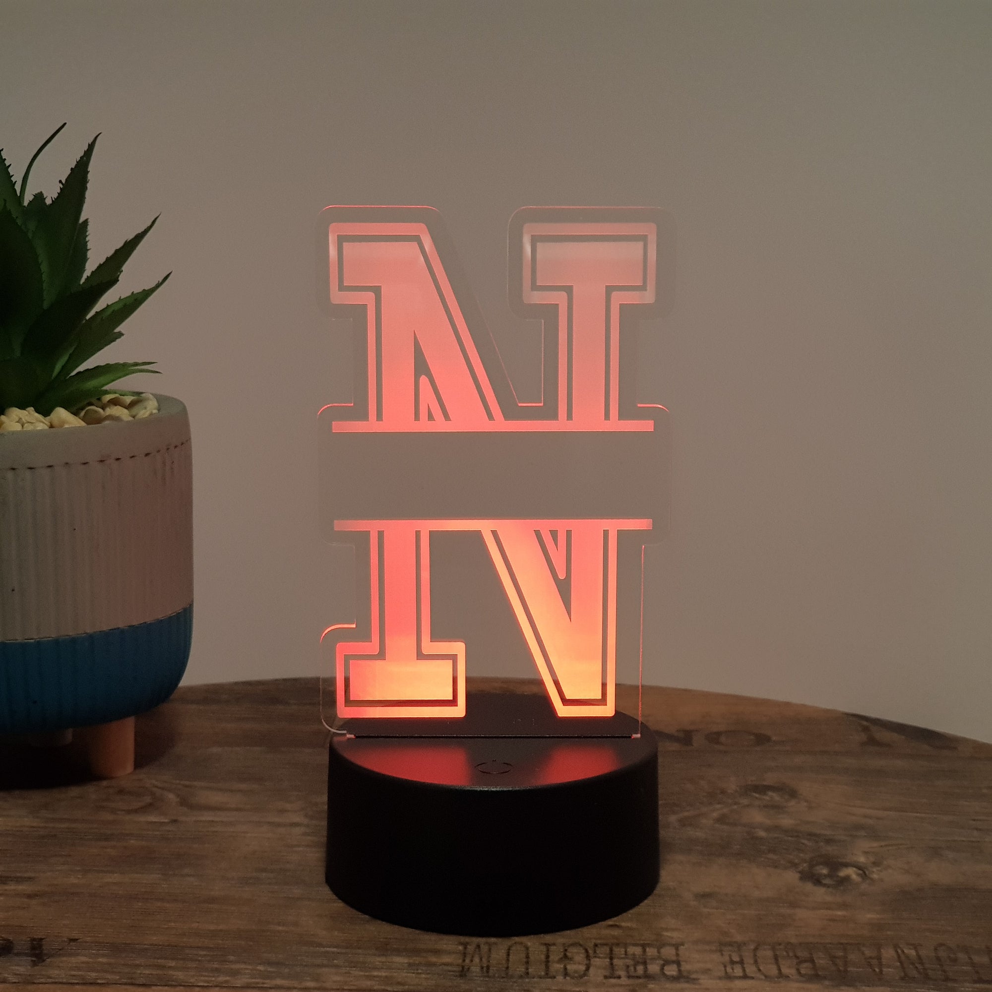LED- Namenslampe / Buchstabe "N"
