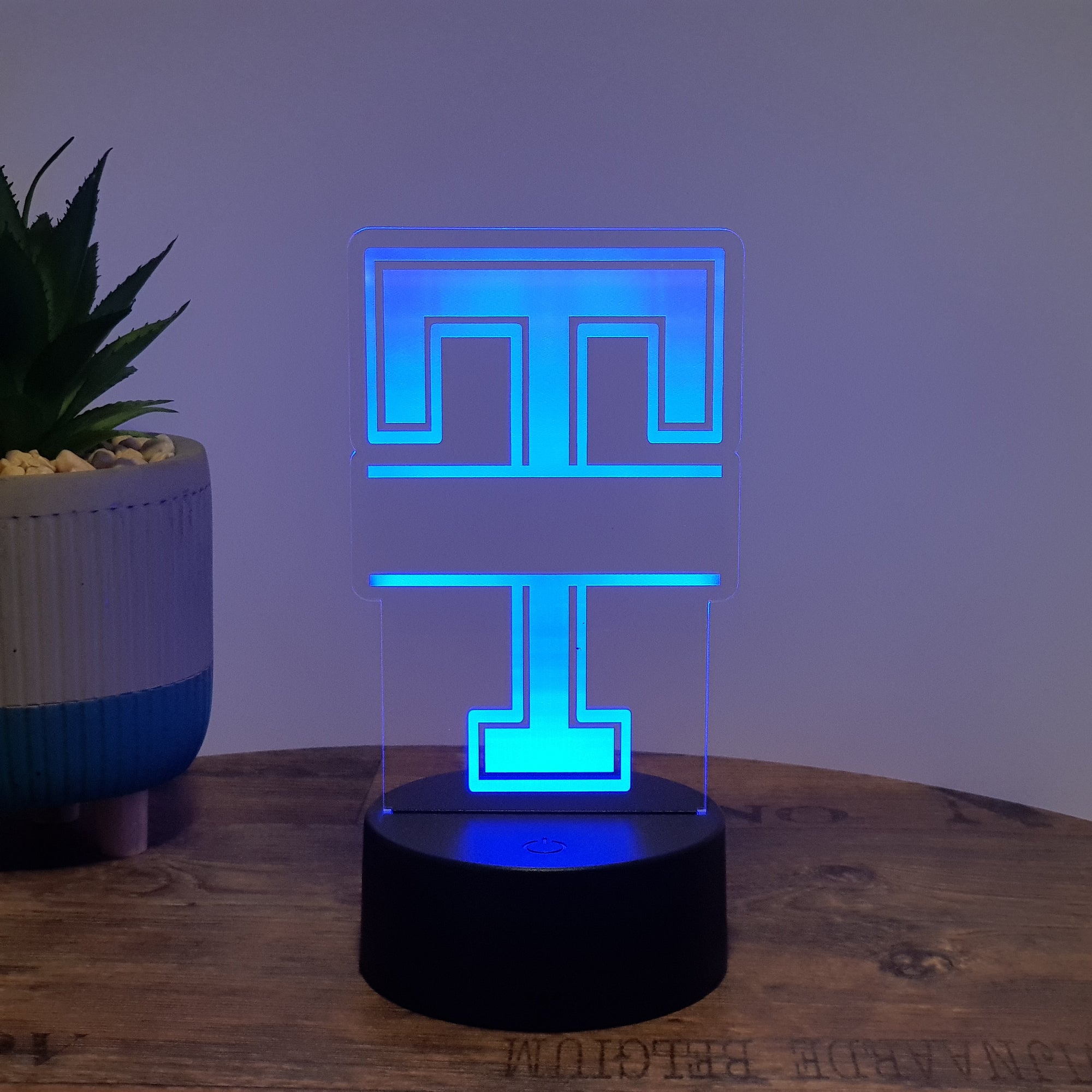 LED- Namenslampe / Buchstabe "T"